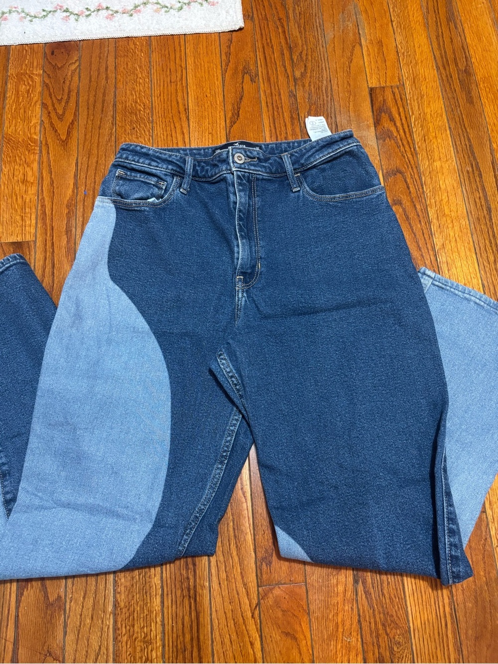 Hollister Colorblock High-Waist Women’s Jeans in Dark and Light Blue Size 11